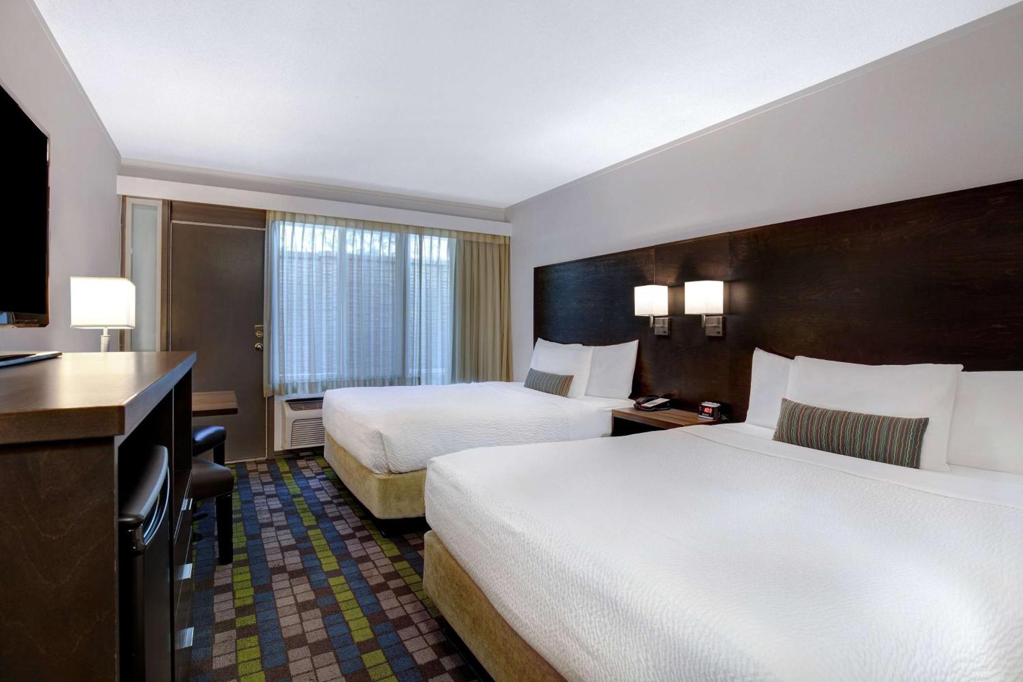 Days Inn By Wyndham Victoria Airport Sidney Dış mekan fotoğraf